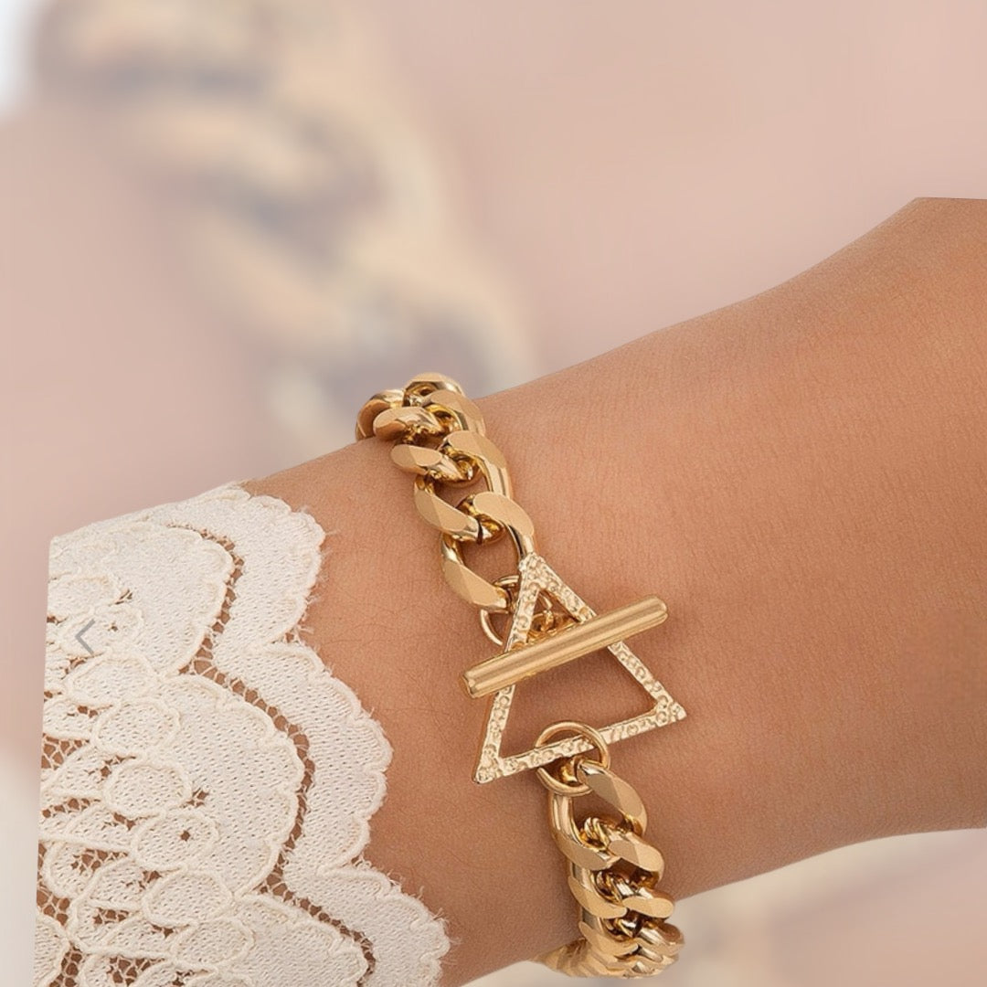Triangle Link Bracelet.