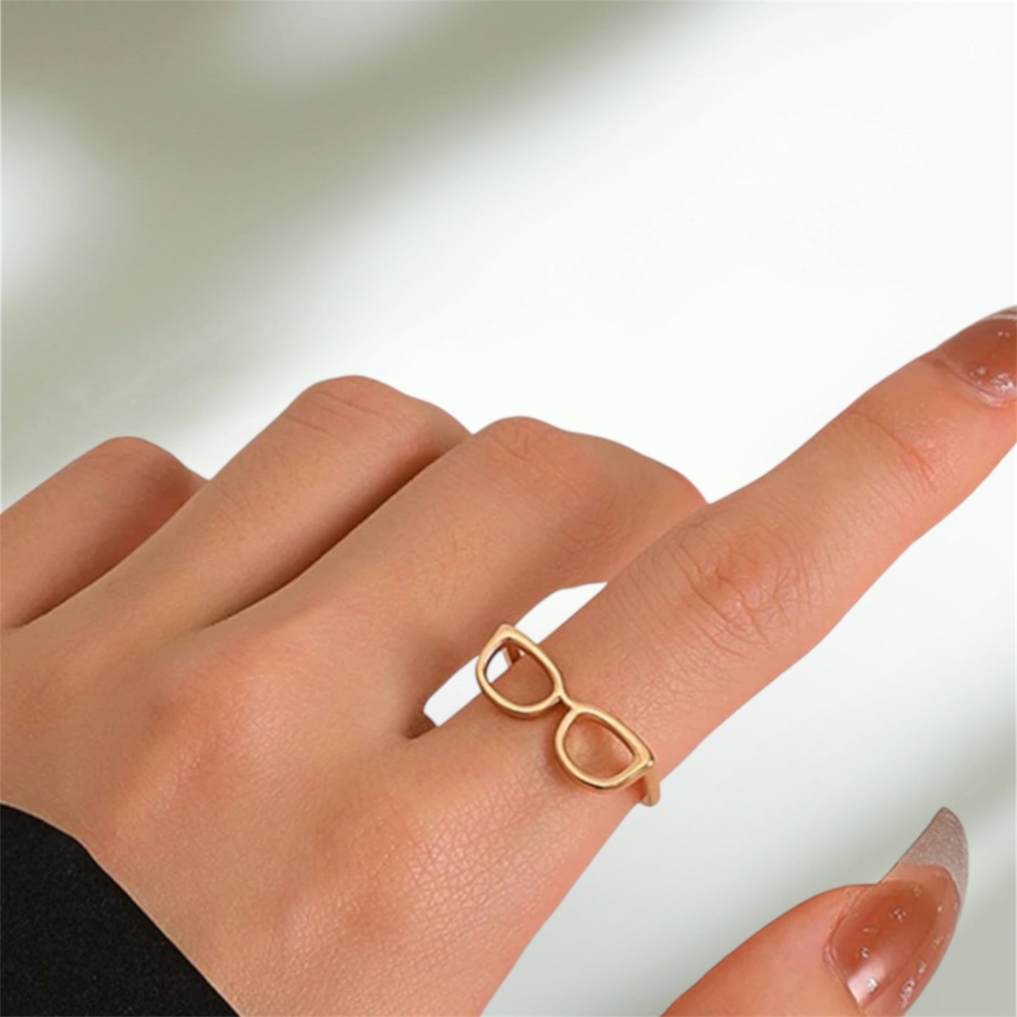 Glasses Ring.
